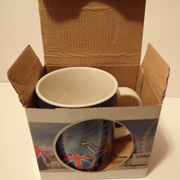 London Phone Booth Mug - Picture 11 of 11